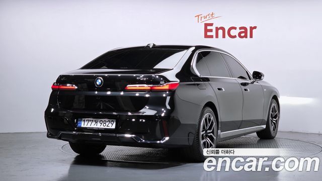 BMW 7-Series 740i xDrive M Sport