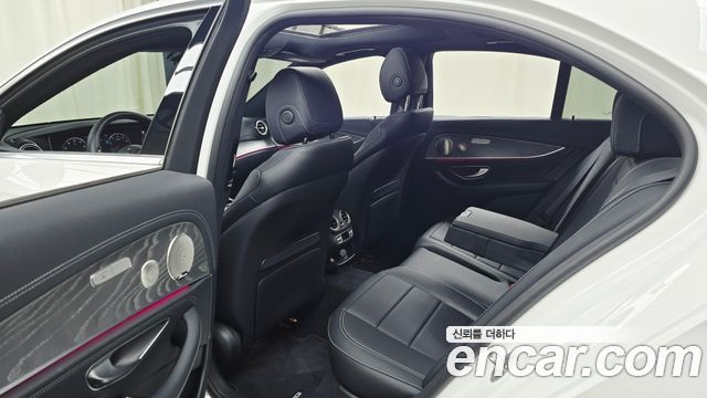 Mercedes-Benz E-Class E350 4MATIC AMG Line
