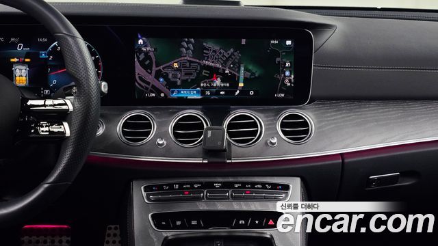 Mercedes-Benz E-Class E350 4MATIC AMG Line
