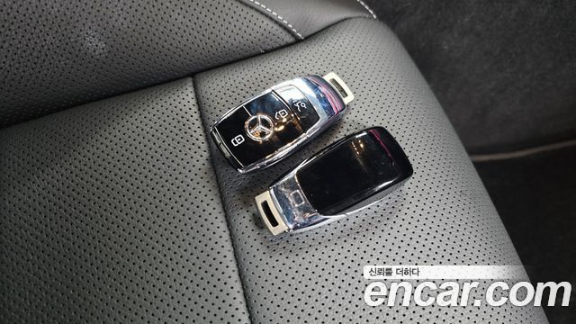 Mercedes-Benz E-Class E350 4MATIC AMG Line