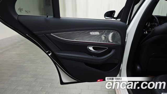 Mercedes-Benz E-Class E350 4MATIC AMG Line