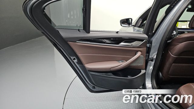 BMW 5-Series 530i M Sport Package