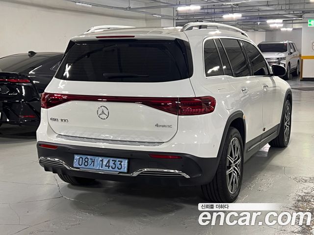 Mercedes-Benz EQB EQB300 4MATIC AMG Line