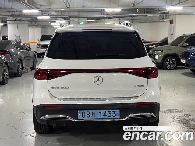 Mercedes-Benz EQB EQB300 4MATIC AMG Line