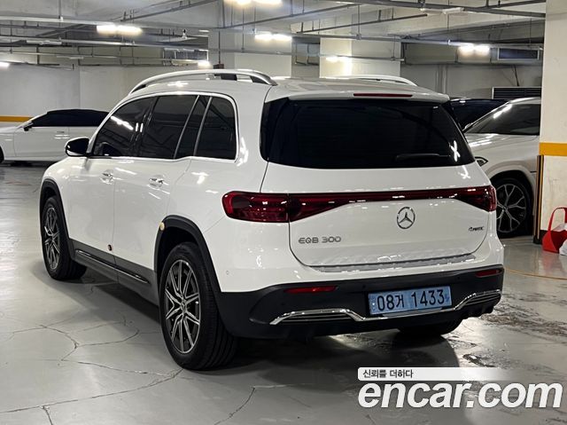 Mercedes-Benz EQB EQB300 4MATIC AMG Line