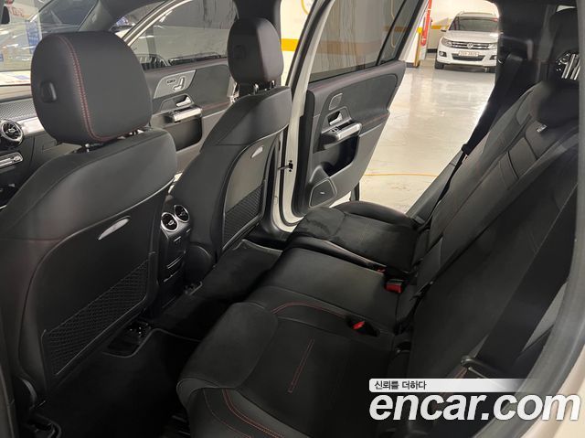 Mercedes-Benz EQB EQB300 4MATIC AMG Line