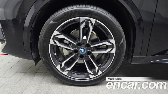 BMW iX2 eDrive 20 M Sport