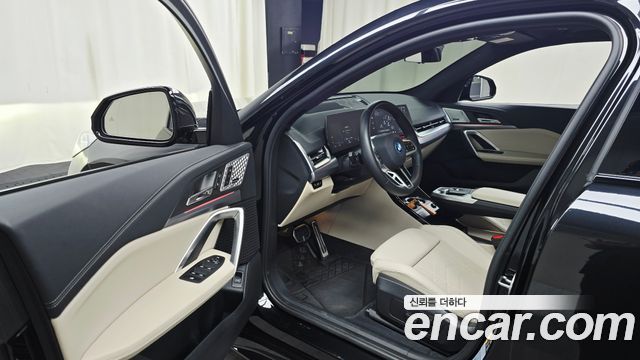 BMW iX2 eDrive 20 M Sport