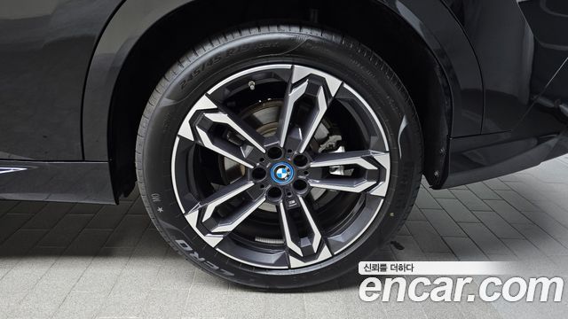 BMW iX2 eDrive 20 M Sport