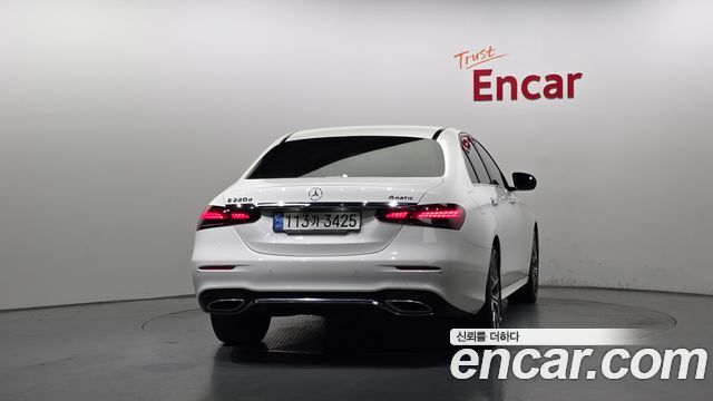 Mercedes-Benz E-Class E220d 4MATIC AMG Line
