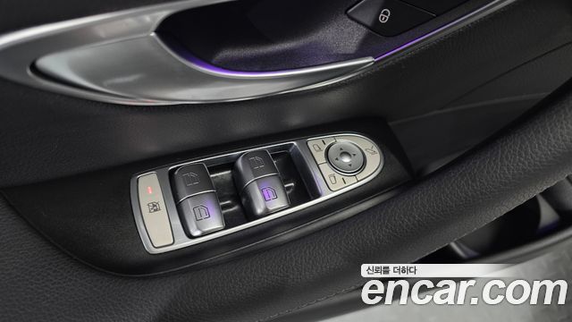 Mercedes-Benz E-Class E220d 4MATIC AMG Line