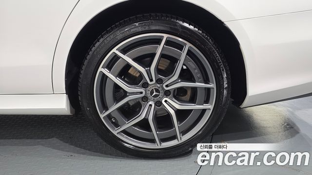Mercedes-Benz E-Class E220d 4MATIC AMG Line