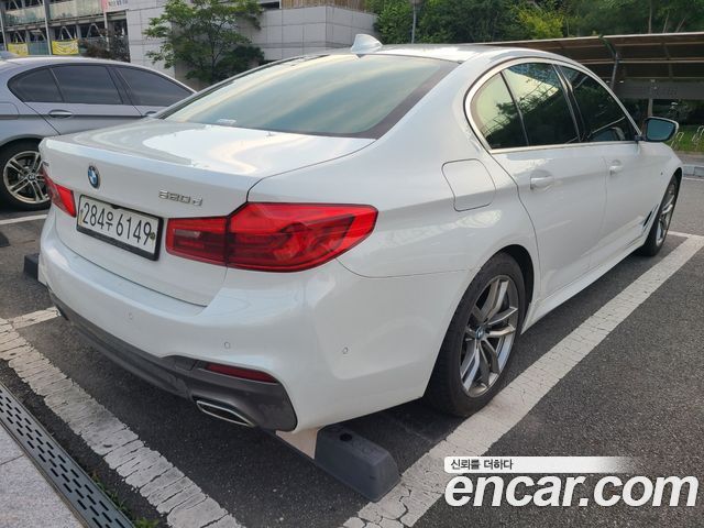 BMW 5-Series 520d xDrive M Sport Package Plus