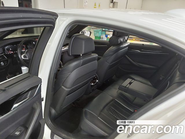 BMW 5-Series 520d xDrive M Sport Package Plus
