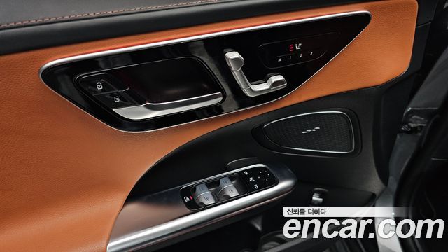 Mercedes-Benz C-Class C300 4MATIC AMG Line