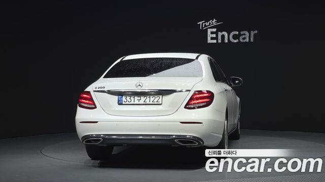 Mercedes-Benz E-Class E200 Avantgarde