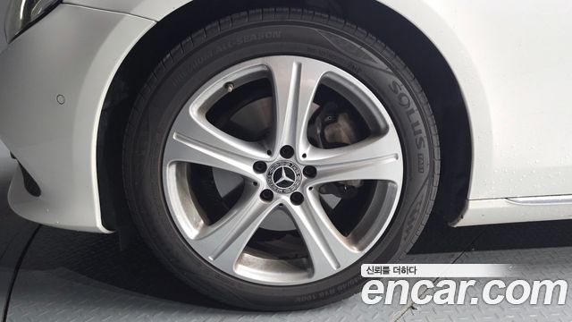 Mercedes-Benz E-Class E200 Avantgarde