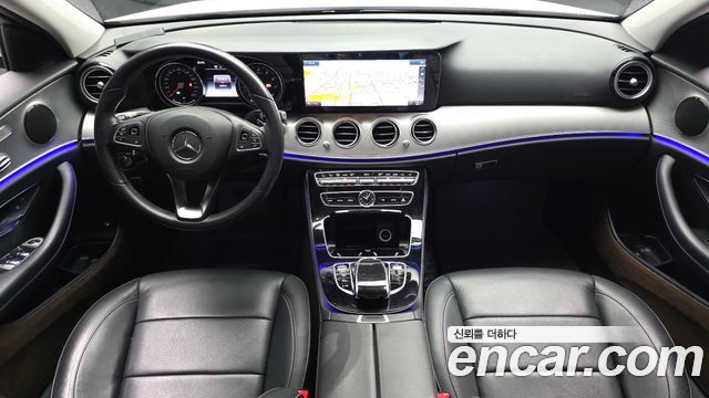 Mercedes-Benz E-Class E200 Avantgarde