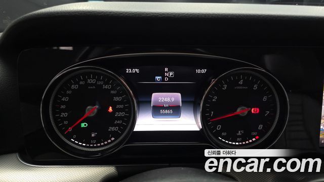 Mercedes-Benz E-Class E200 Avantgarde