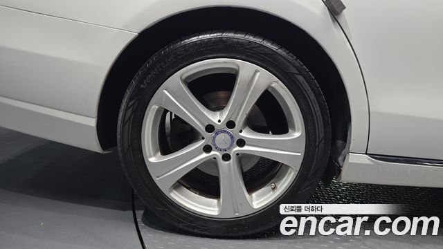 Mercedes-Benz E-Class E220d Avantgarde
