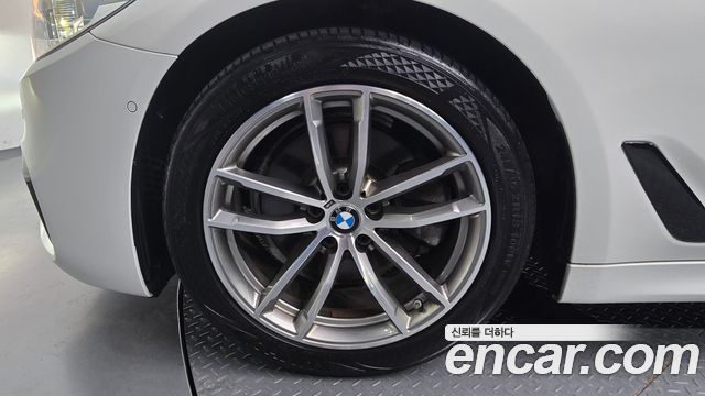 BMW 5-Series 520d xDrive M Sport Package Plus