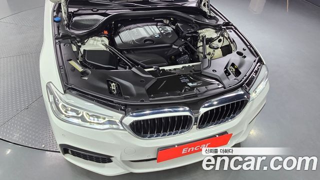BMW 5-Series 520d xDrive M Sport Package Plus