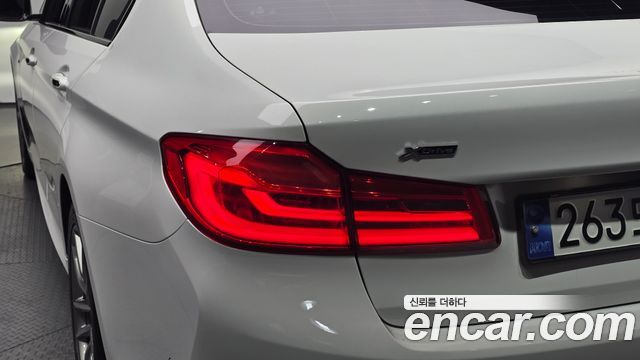 BMW 5-Series 520d xDrive M Sport Package Plus