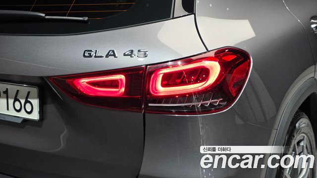 Mercedes-Benz GLA-Class GLA45 AMG 4MATIC+