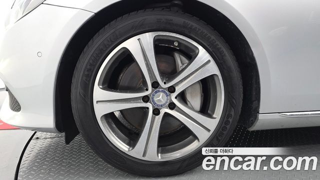 Mercedes-Benz E-Class E300 Avantgarde