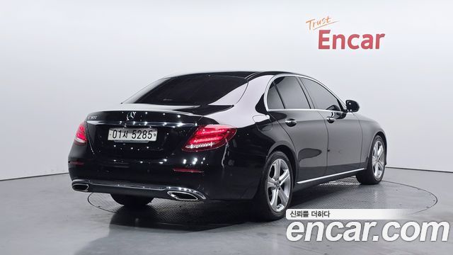 Mercedes-Benz E-Class E200 Avantgarde