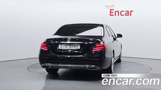 Mercedes-Benz E-Class E200 Avantgarde