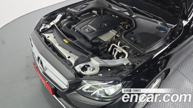 Mercedes-Benz E-Class E200 Avantgarde