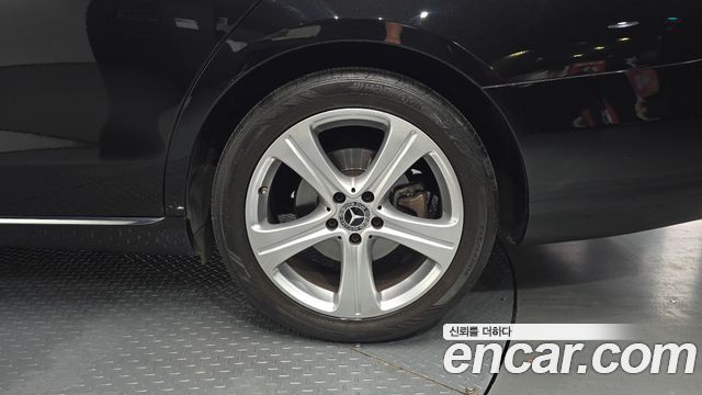 Mercedes-Benz E-Class E200 Avantgarde