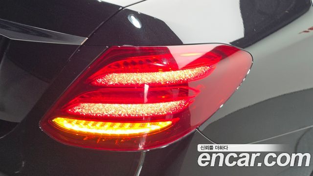 Mercedes-Benz E-Class E200 Avantgarde