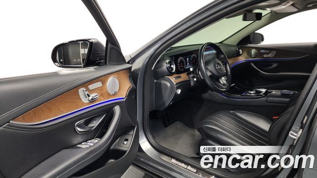 Mercedes-Benz E-Class E300 Exclusive