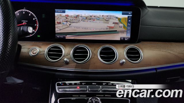 Mercedes-Benz E-Class E300 Exclusive