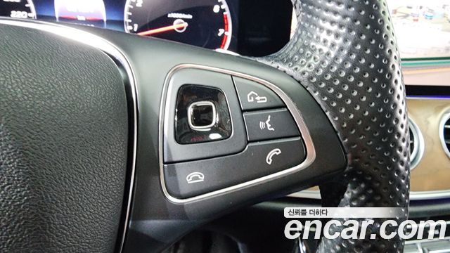 Mercedes-Benz E-Class E300 Exclusive
