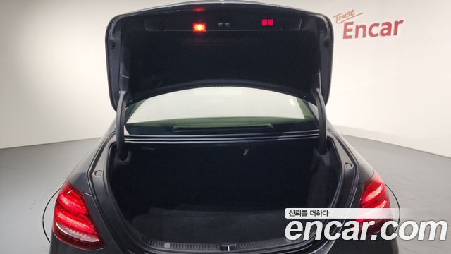Mercedes-Benz E-Class E300 Exclusive