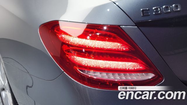 Mercedes-Benz E-Class E300 Exclusive