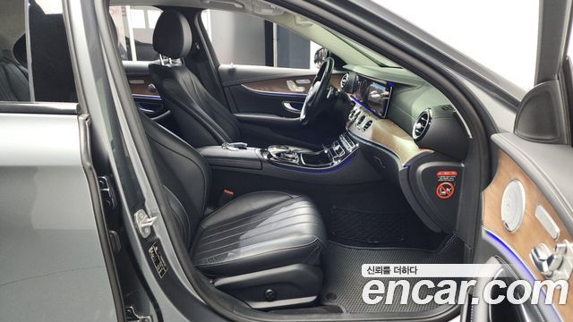 Mercedes-Benz E-Class E300 Exclusive