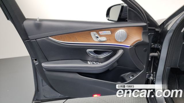 Mercedes-Benz E-Class E300 Exclusive