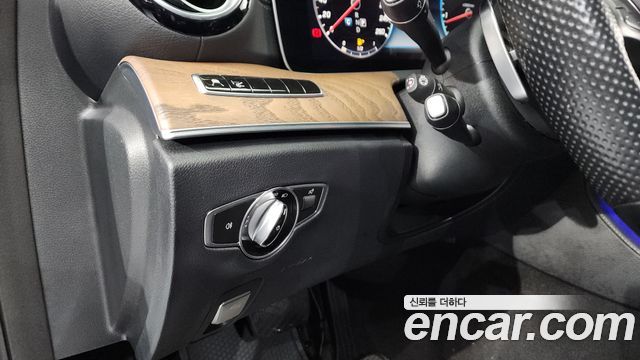 Mercedes-Benz E-Class E300 Exclusive