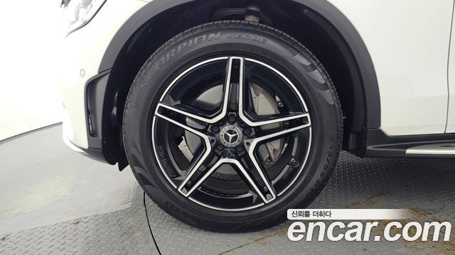 Mercedes-Benz GLC-Class GCL300 4MATIC Coupe