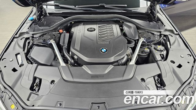 BMW 7-Series 740Li xDrive Design Pure Excellence