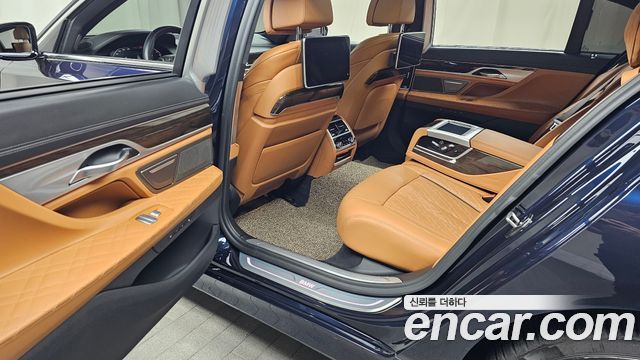 BMW 7-Series 740Li xDrive Design Pure Excellence