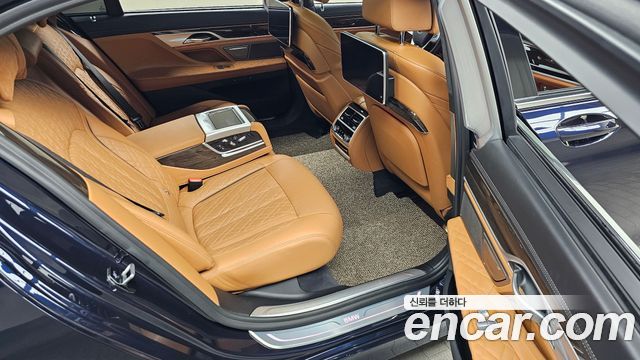 BMW 7-Series 740Li xDrive Design Pure Excellence