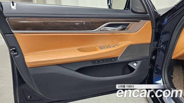 BMW 7-Series 740Li xDrive Design Pure Excellence