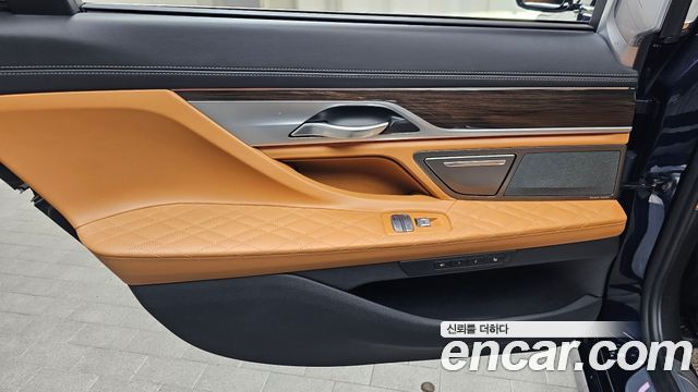 BMW 7-Series 740Li xDrive Design Pure Excellence