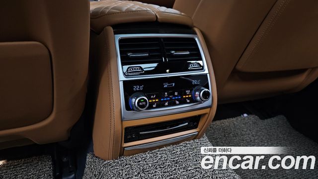 BMW 7-Series 740Li xDrive Design Pure Excellence