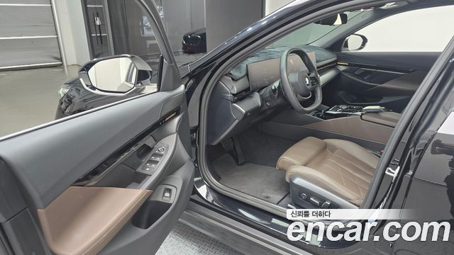 BMW 5-Series 520i